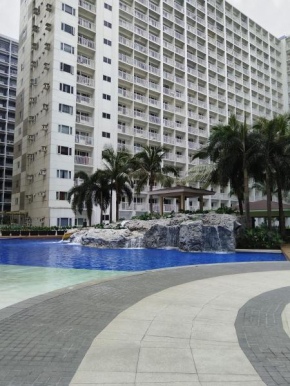 Shore Residences near MOA 1 Bedroom with Balcony and Pool View
